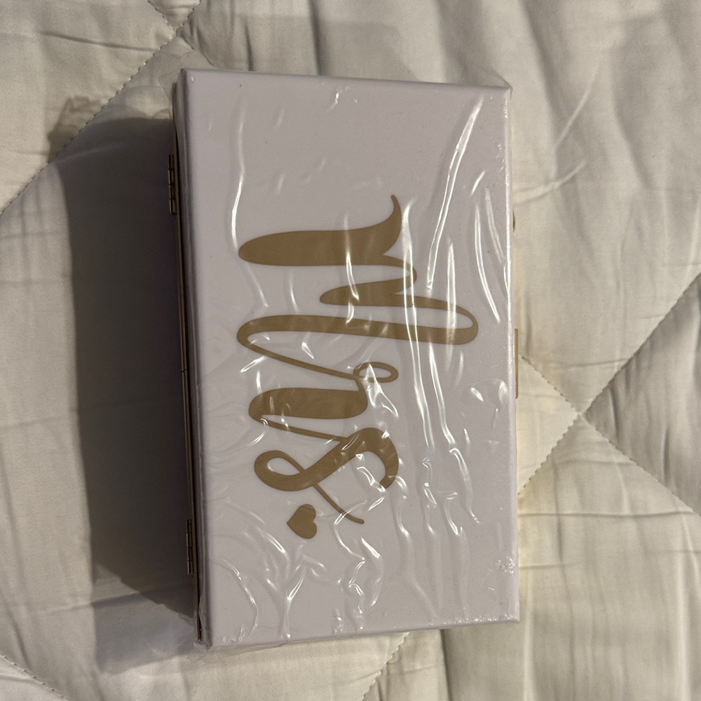 White and Gold 'Mrs.' Clutch/Shoulder Bag